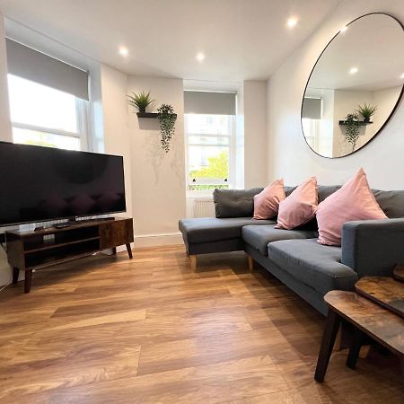 Lovely Apartment, One Minute From Bournemouth Beach And Town. Eksteriør bilde
