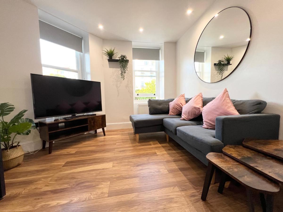 Lovely Apartment, One Minute From Bournemouth Beach And Town. Eksteriør bilde