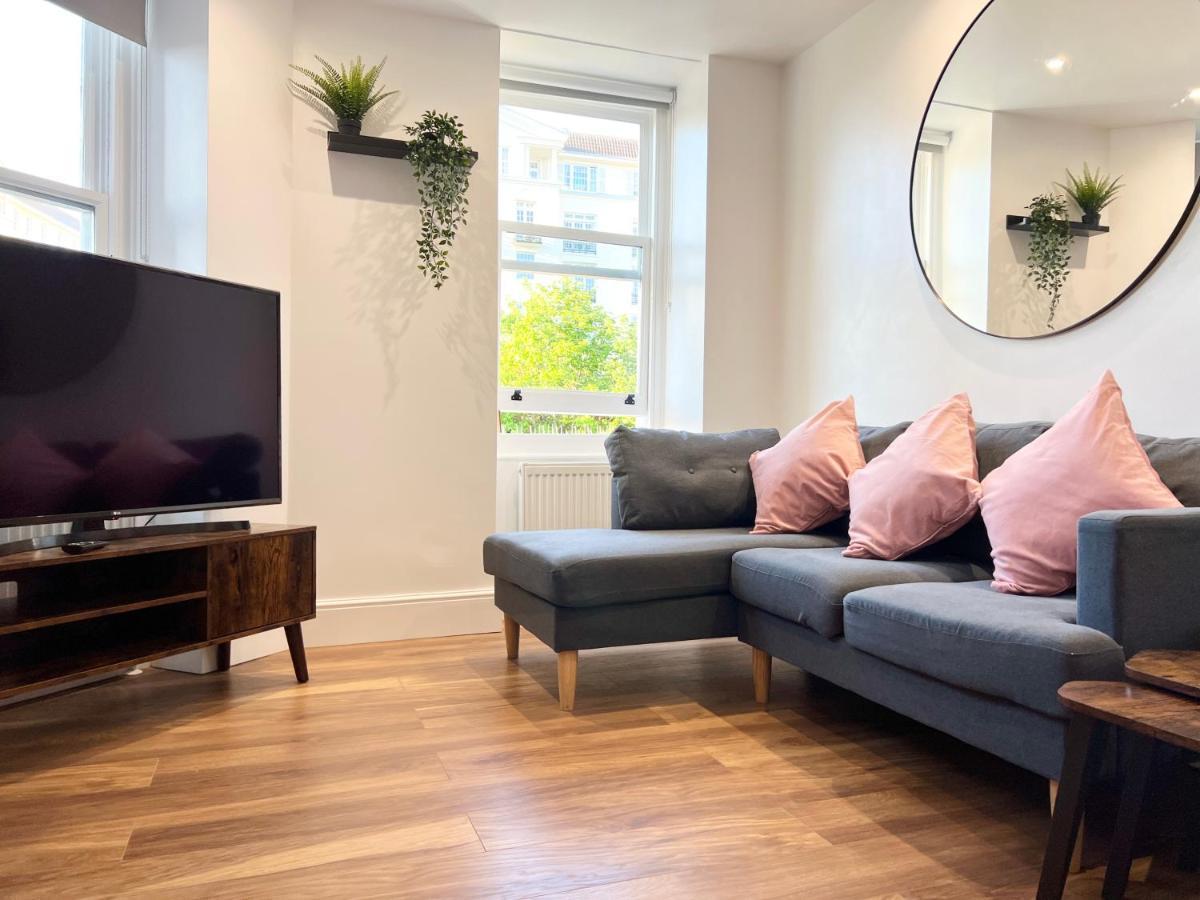 Lovely Apartment, One Minute From Bournemouth Beach And Town. Eksteriør bilde