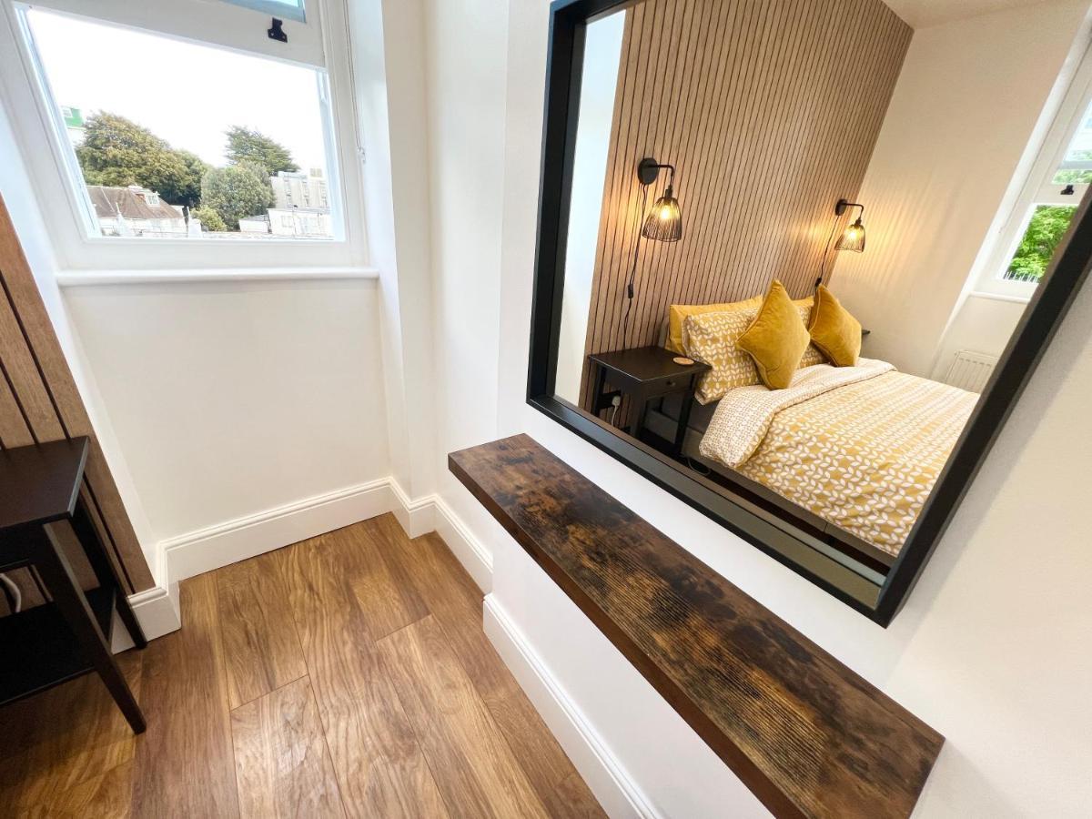Lovely Apartment, One Minute From Bournemouth Beach And Town. Eksteriør bilde